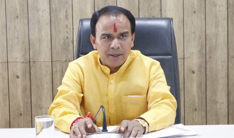 सूबे के प्रत्येक ब्लॉक में बनेंगे कलस्टर विद्यालय- डॉ. धन सिंह रावत