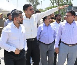 सीएम के मार्गदर्शन में डीएम के अभिनव पहल जनपद में संवार रहे हैं सड़क पर बिखरे बचपन को।