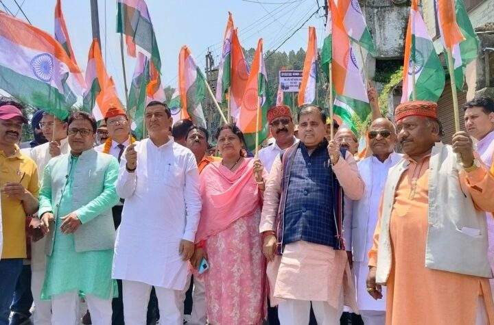 पौड़ी में निकाली गयी तिरंगा शौर्य सम्मान यात्रा