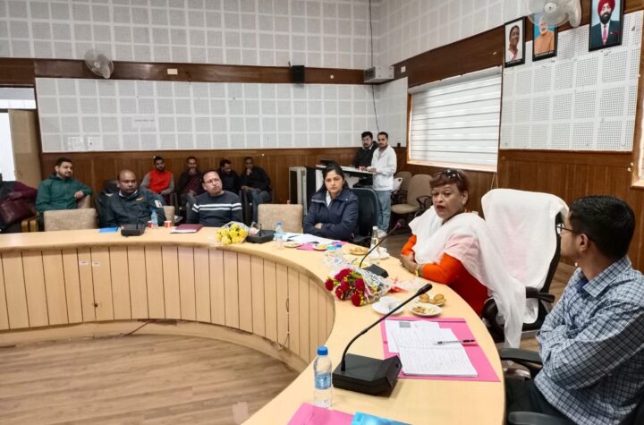 लाभार्थियों को पेंशन योजनाओं का लाभ पारदर्शिता पूर्ण और समय से मिले- रजनी रावत