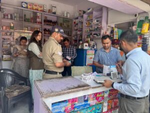 “Safe Drugs: Safe Life” अभियान के तहत देहरादून में औषधि दुकानों का संयुक्त निरीक्षण