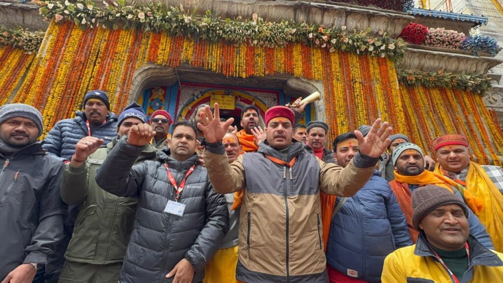 श्री केदारनाथ धाम में आपरेशन सिंदूर के उपलक्ष्य तथा भारतीय सेना के लिए विशेष पूजा रूद्राभिषेक