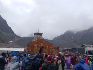 श्री बदरीनाथ- केदारनाथ मंदिर समिति अध्यक्ष हेमंत द्विवेदी ने श्री केदारनाथ धाम के दर्शन किये ।