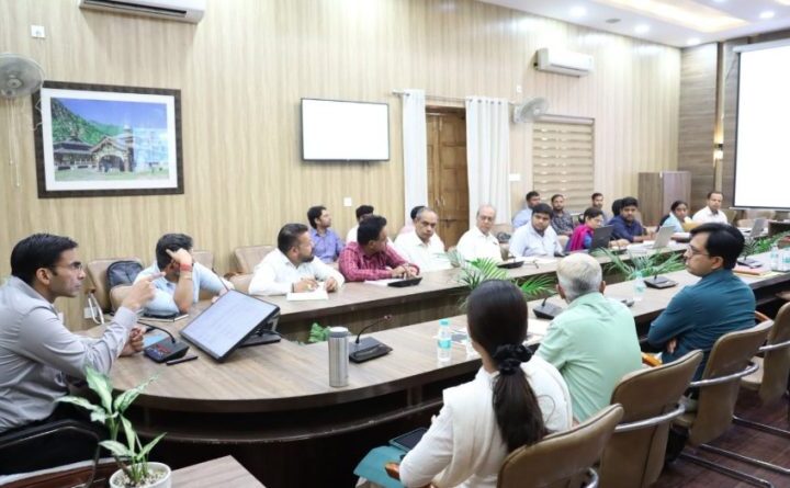 स्मार्ट सिटी प्रोजेक्ट्स पर डीएम सविन बंसल का एक्शन मोड