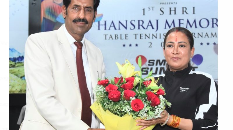 चुनौतियों से जूझना सिखाता है खेल- रेखा आर्या