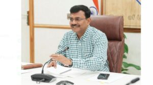 मुख्य सचिव की अध्यक्षता में सचिव समिति की बैठक, सभी जिलाधिकारी वीडियो कॉन्फ्रेंसिंग से जुड़े