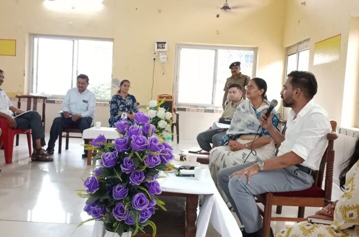 कांवड़ मेले की तैयारियों को लेकर जिलाधिकारी ने ली अधिकारियों की महत्वपूर्ण बैठक