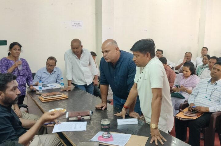 तहसील दिवस में हुआ शिकायतों का निस्तारण, जिलाधिकारी ने दिये सख़्त निर्देश
