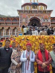 केंद्रीय कृषि कल्याण राज्यमंत्री मंत्री भागीरथ चौधरी ने किये भगवान बदरीविशाल के दर्शन 
