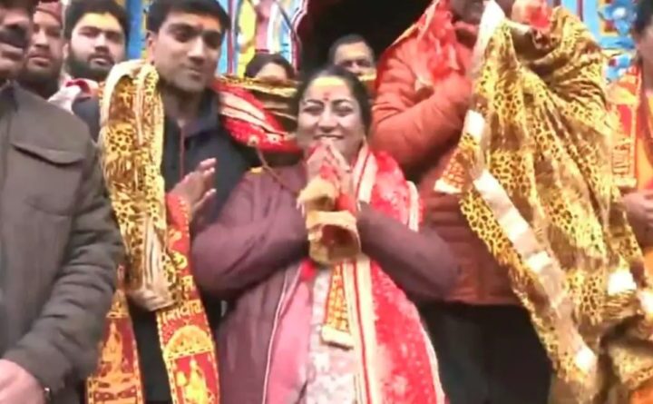 दिल्ली की मुख्यमंत्री रेखा गुप्ता ने केदारनाथ-बद्रीनाथ में किए दर्शन, देश की खुशहाली के लिए की प्रार्थना
