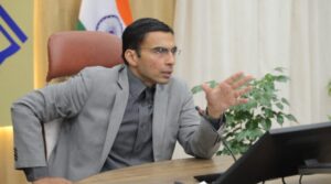 सीएम की प्रेरणा से आखिर डीएम जिले में ले ही आए आधुनिक लांग रेंज इमरजेंसी सायरन, आपदा परिचालन केन्द्र में किया परीक्षण