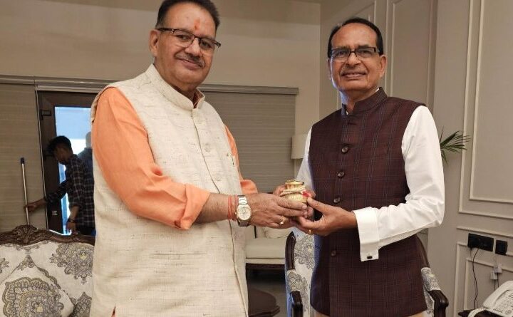 मंत्री गणेश जोशी ने केंद्रीय कृषि मंत्री शिवराज सिंह चौहान से की मुलाकात